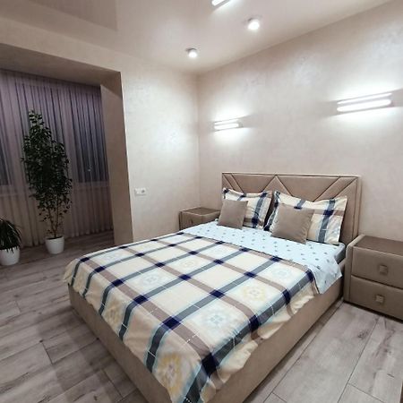 2К Шикарний Люкс! Apartment Khmel'nyts'kyy Luaran gambar