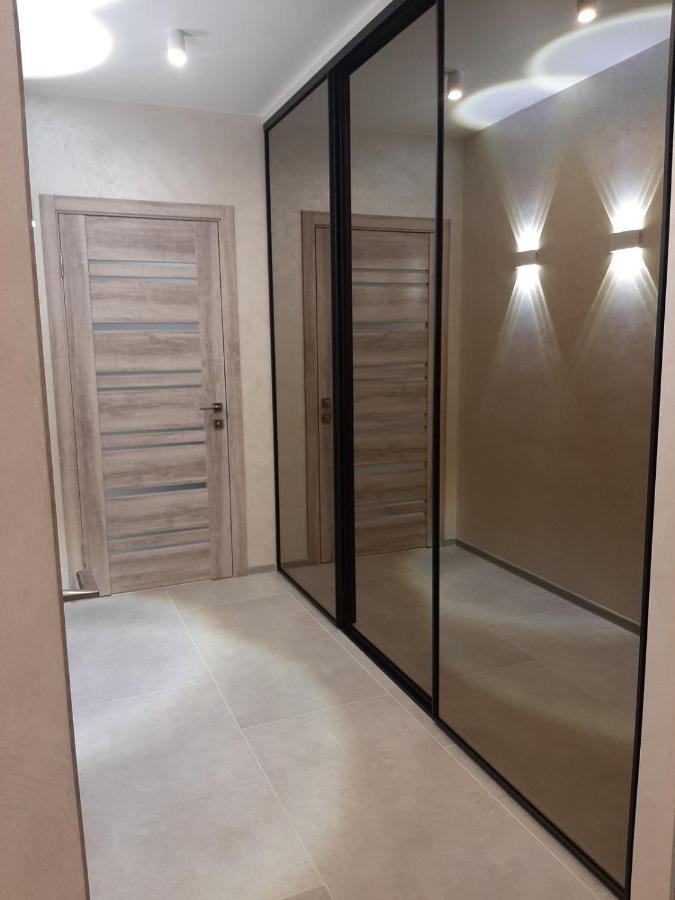 2К Шикарний Люкс! Apartment Khmel'nyts'kyy Luaran gambar